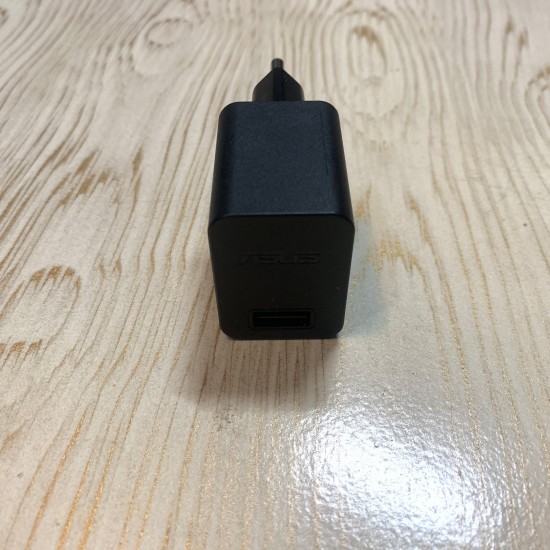 آداپتور ایسوس اصلی 5.2وات 1.35آمپر | Original ASUS adapter 5.2V 1.35A آداپتور ایسوس اصلی 5.2وات 1.35آمپر | Original ASUS adapter 5.2V 1.35A