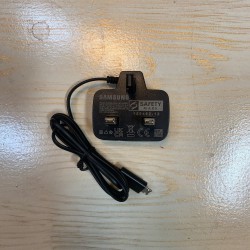 شارژر دیواری 3پین سامسونگ همراه با کابل میکرو اصلی 3.5وات 0.7آمپر | Samsung 3-pin wall charger with original micro cable 3.5V 0.7A